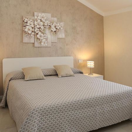 Flower Apartments Бардолино Екстериор снимка