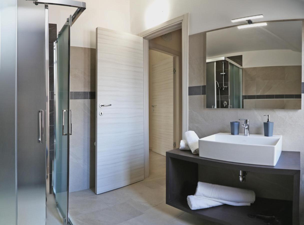 Flower Apartments Бардолино Екстериор снимка