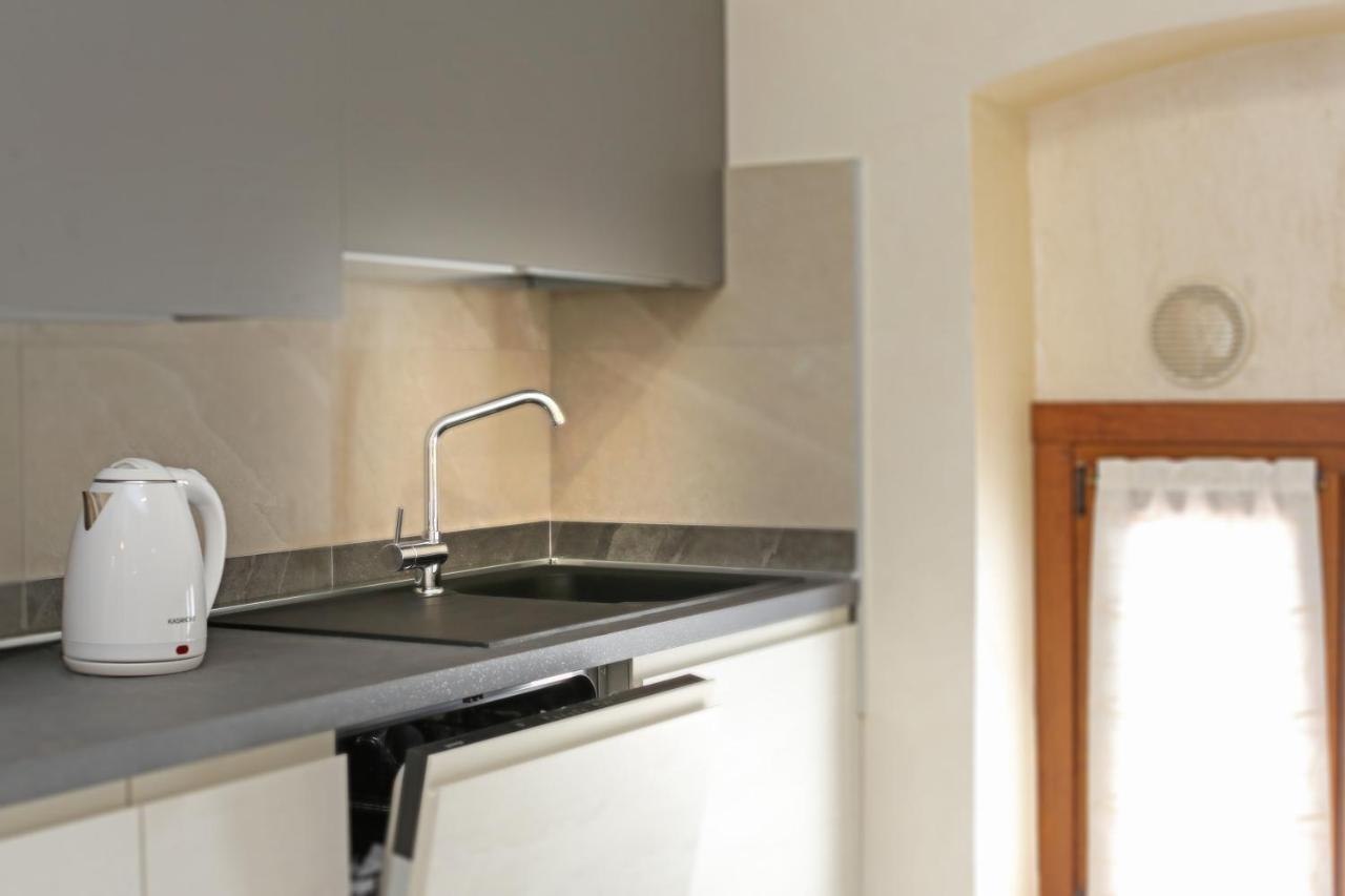 Flower Apartments Бардолино Екстериор снимка