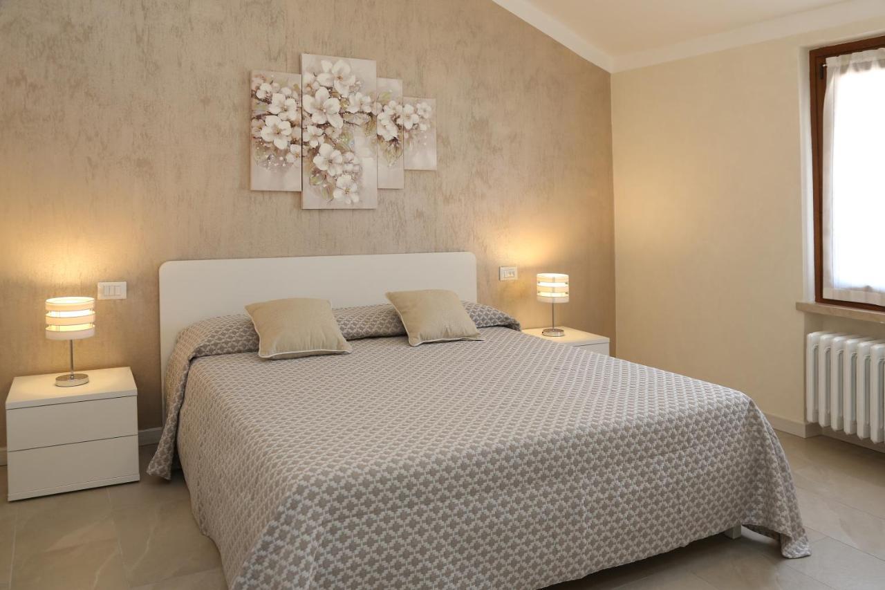 Flower Apartments Бардолино Екстериор снимка