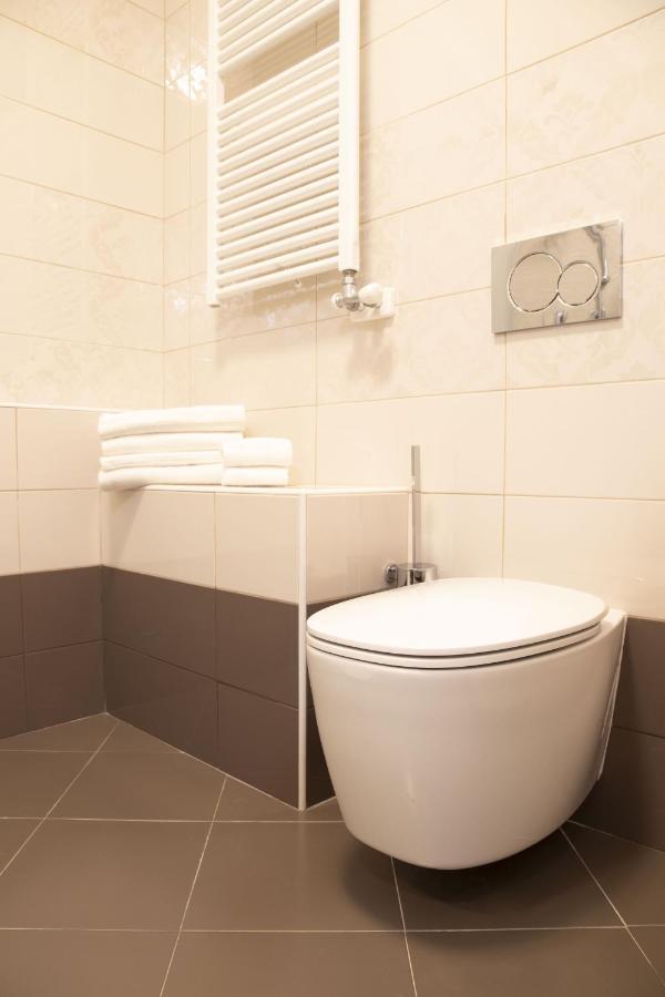 Flower Apartments Бардолино Екстериор снимка