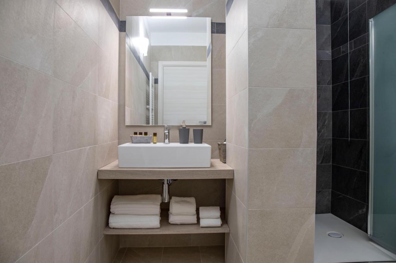 Flower Apartments Бардолино Екстериор снимка