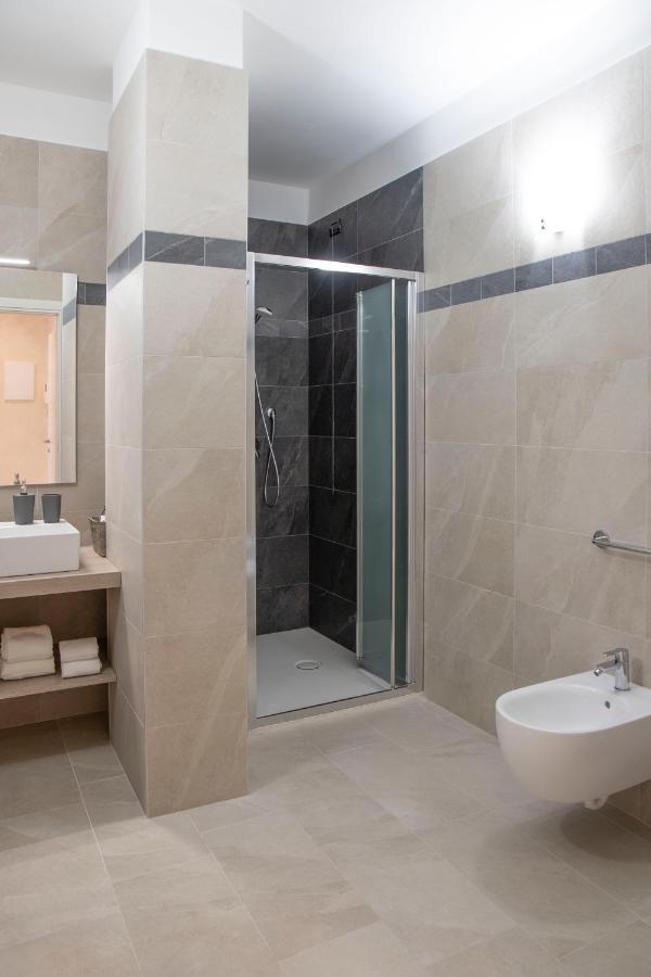 Flower Apartments Бардолино Екстериор снимка