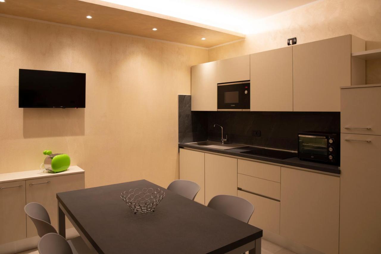 Flower Apartments Бардолино Екстериор снимка
