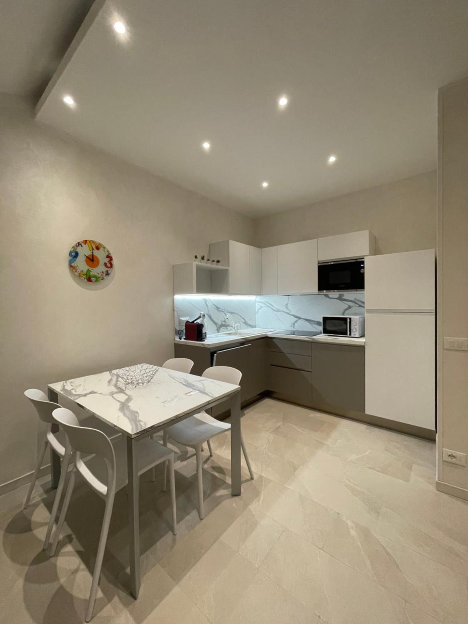 Flower Apartments Бардолино Екстериор снимка