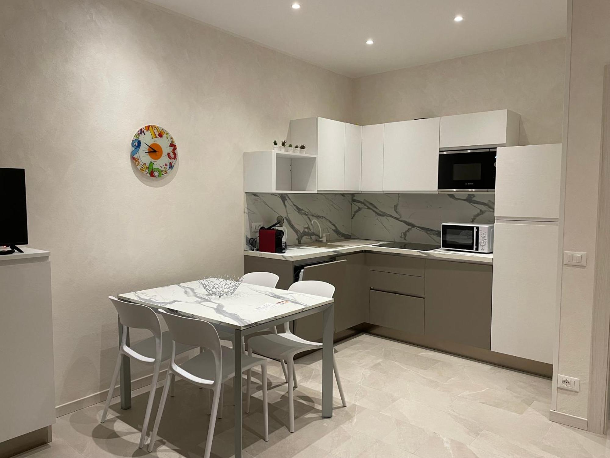 Flower Apartments Бардолино Екстериор снимка